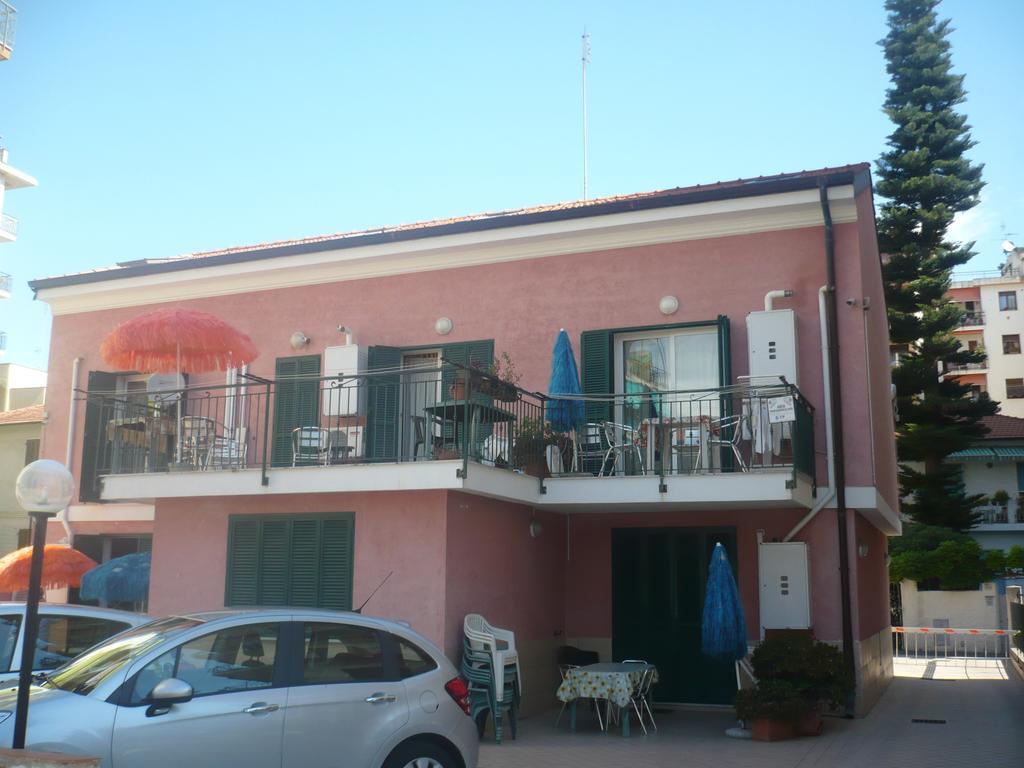 Villamareblu Ventimiglia Kültér fotó